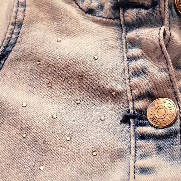 Adorable Le Chic light wash thin denim jacket - Picture 8 of 9